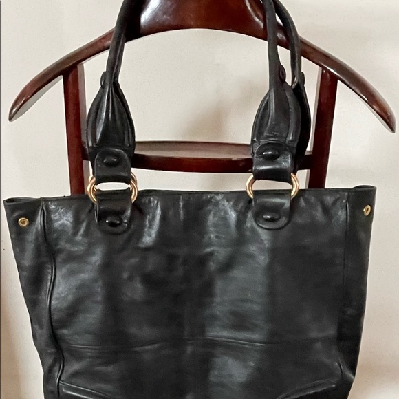 BCBG soft leather large beautiful black purse . - Picture 2 of 5